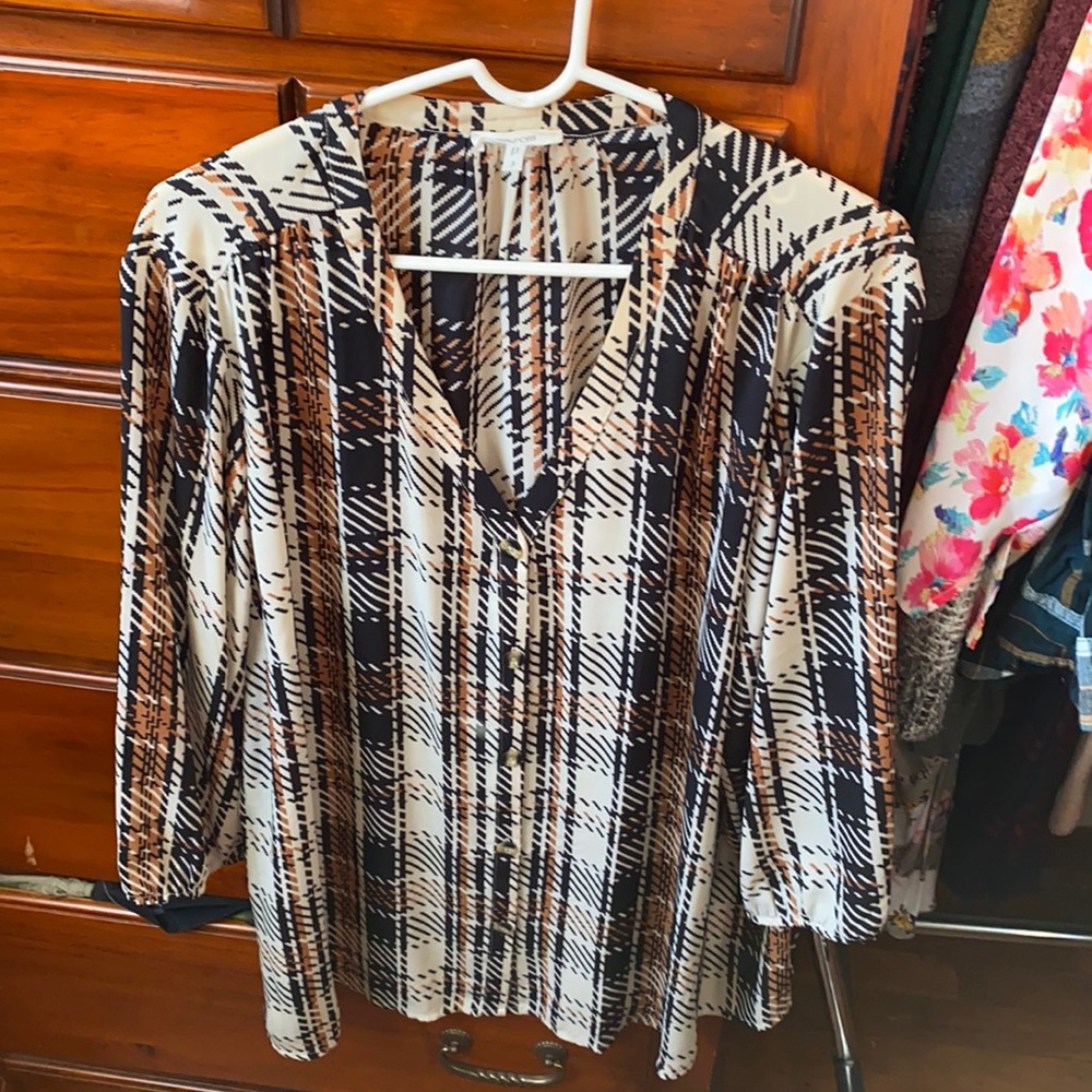 Quarter sleeve top
